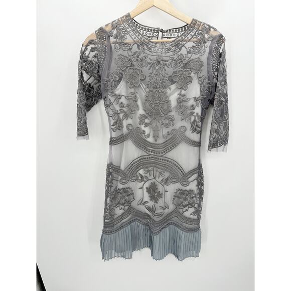 Dress Women's 4 Grey Floral Embroidered Sheer Lace Half Sleeve Ruffle Hem - Picture 1 of 7